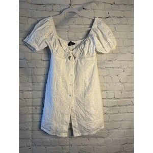 Women's VICI White Embroidered Button Up Midi Dress. SZ M. NWOT.